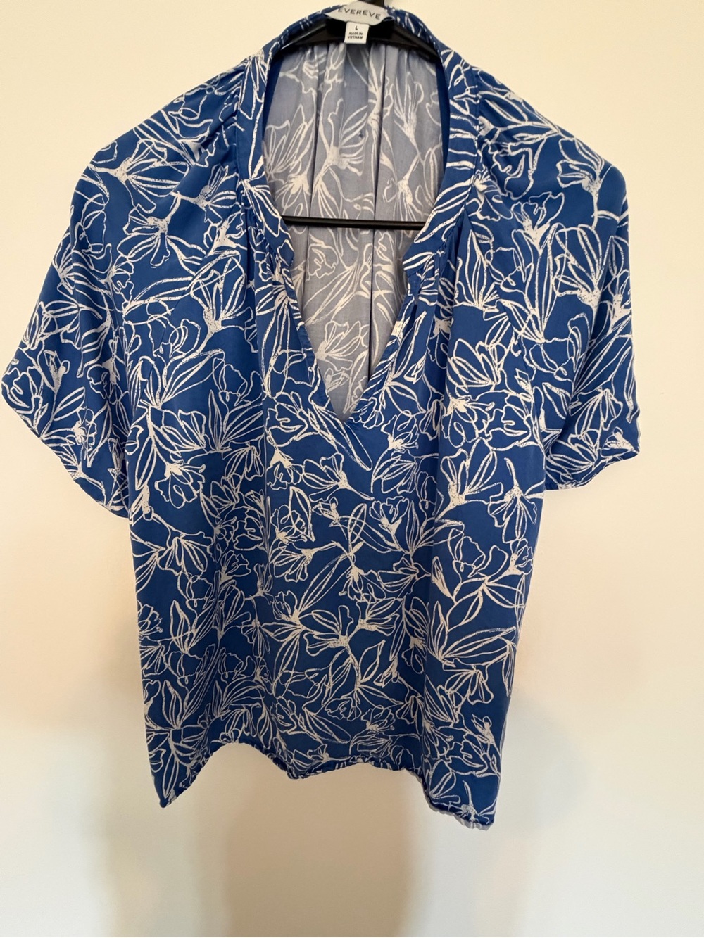 Evereve by Blue Floral V-Neck Top